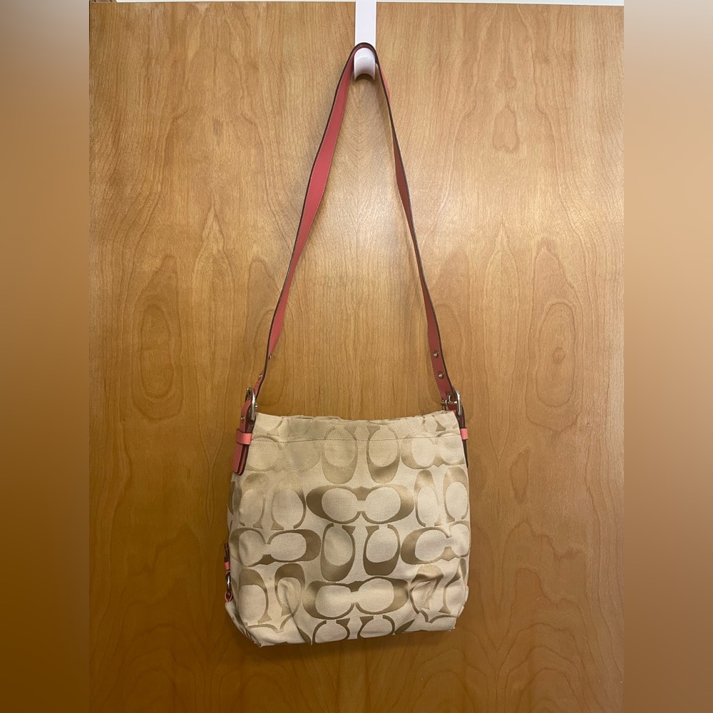 Beautiful and versatile COACH bag